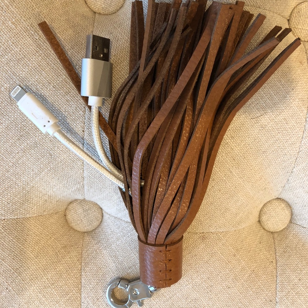 Brown tassel accessory w/ lightning charger usb